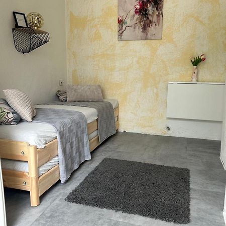 Soba Za Odmor P&E Hotell Kaštel Štafilić Exteriör bild